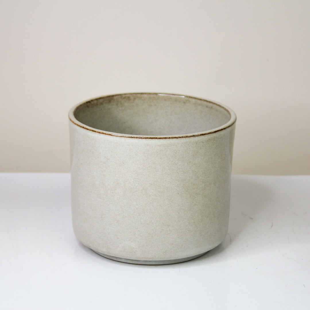 Übertopf Calma – Stone Whisper | Premium Shine Glaze Foliage Dreams